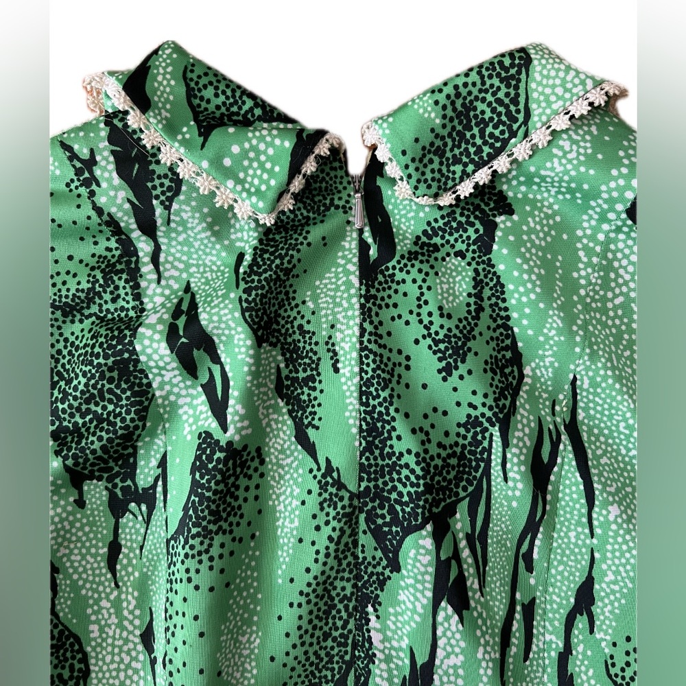VINTAGE 60’s to early 70’s long sleeve polyester dress - Picture 8 of 11